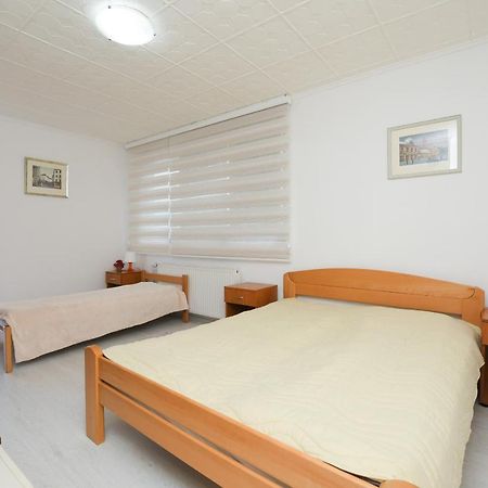 Apartman Aleksandar คลาโดโว ภายนอก รูปภาพ