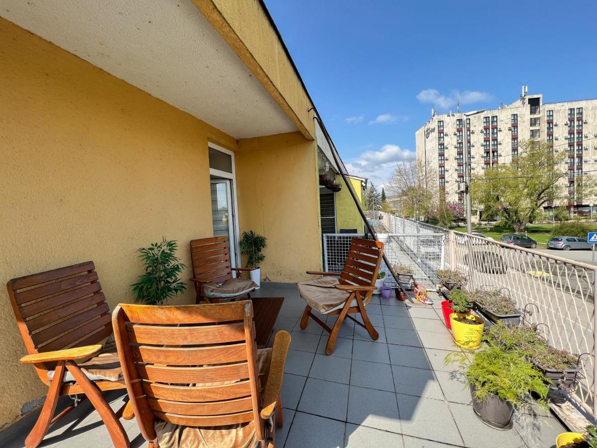 Apartman Aleksandar คลาโดโว ภายนอก รูปภาพ